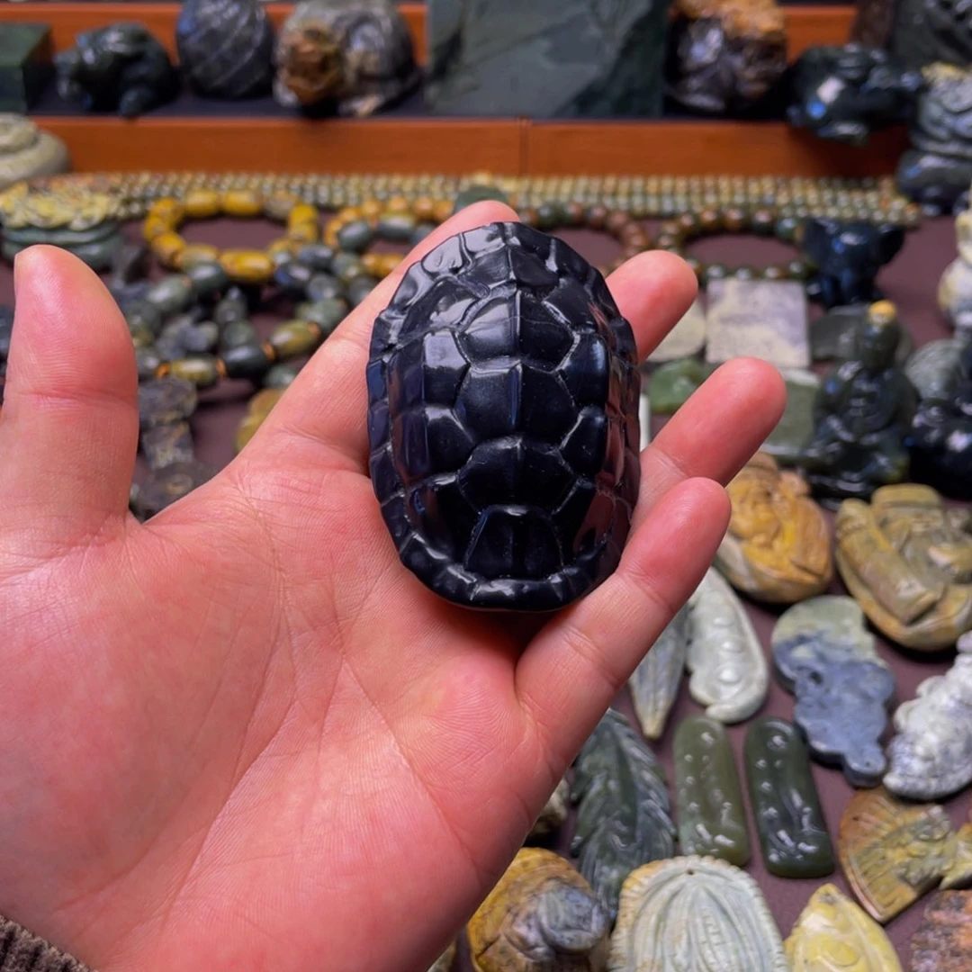 【闪购商品】未镶嵌岫岩河磨玉（透闪石质玉）挂件瑕疵