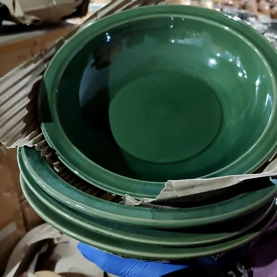 摆件盘子碗茶壶啥都有