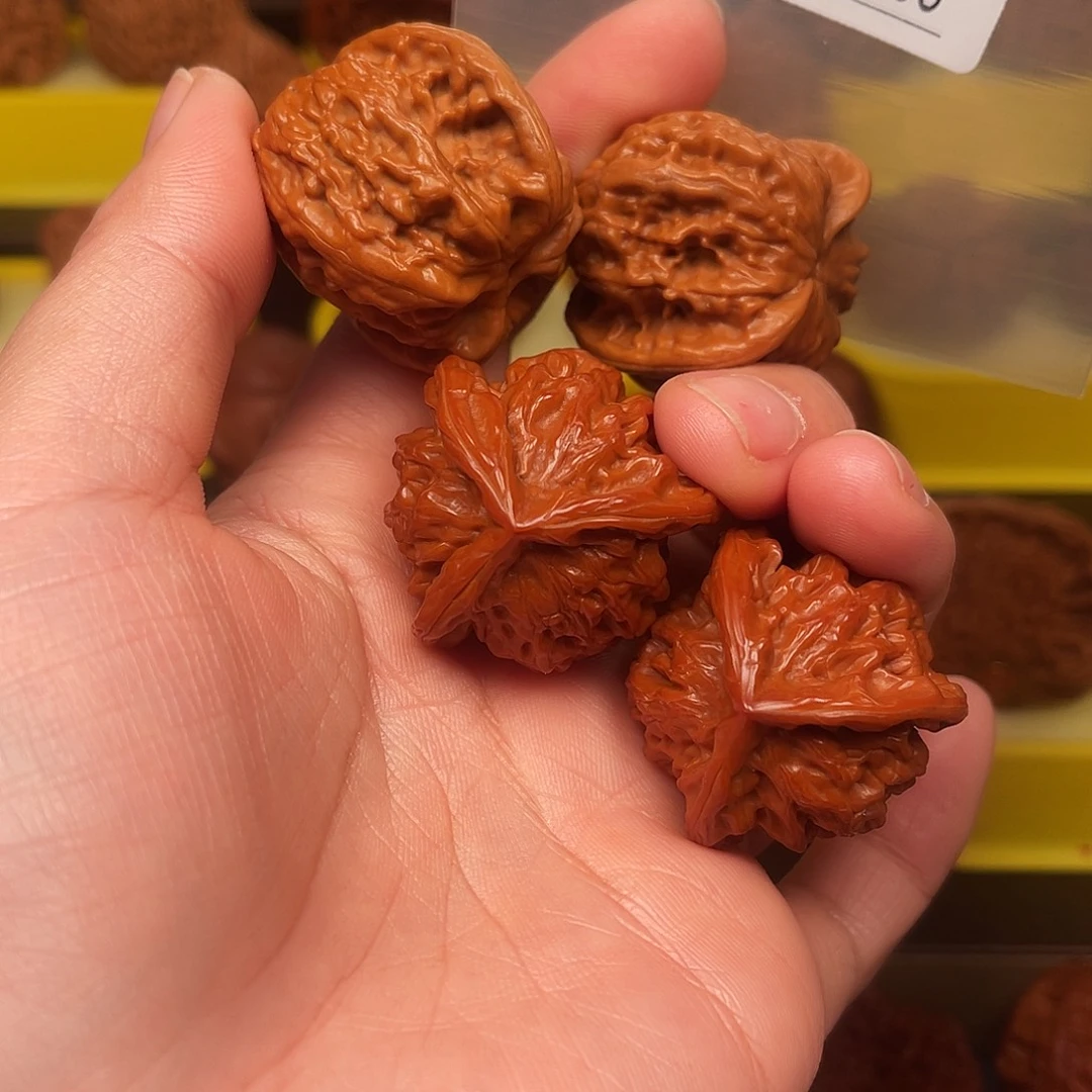 小****文玩核桃吊坠三棱加小磨盘