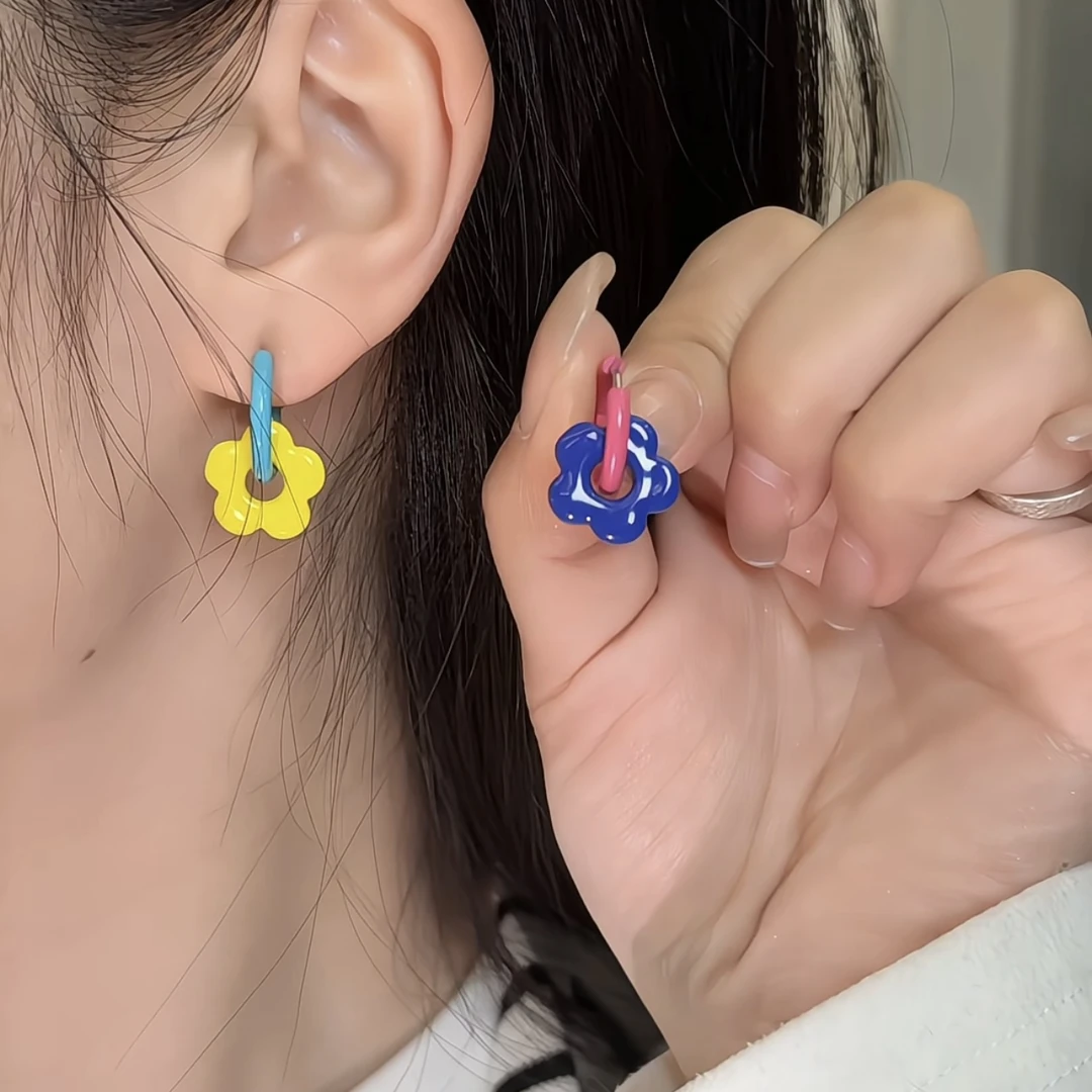 铜合金耳饰 甜美少女黄蓝撞色小花多巴胺彩色简约日常耳圈耳环