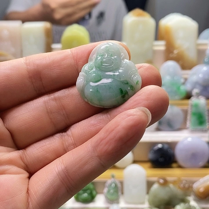 翡翠未镶嵌颈饰建****贤翡翠