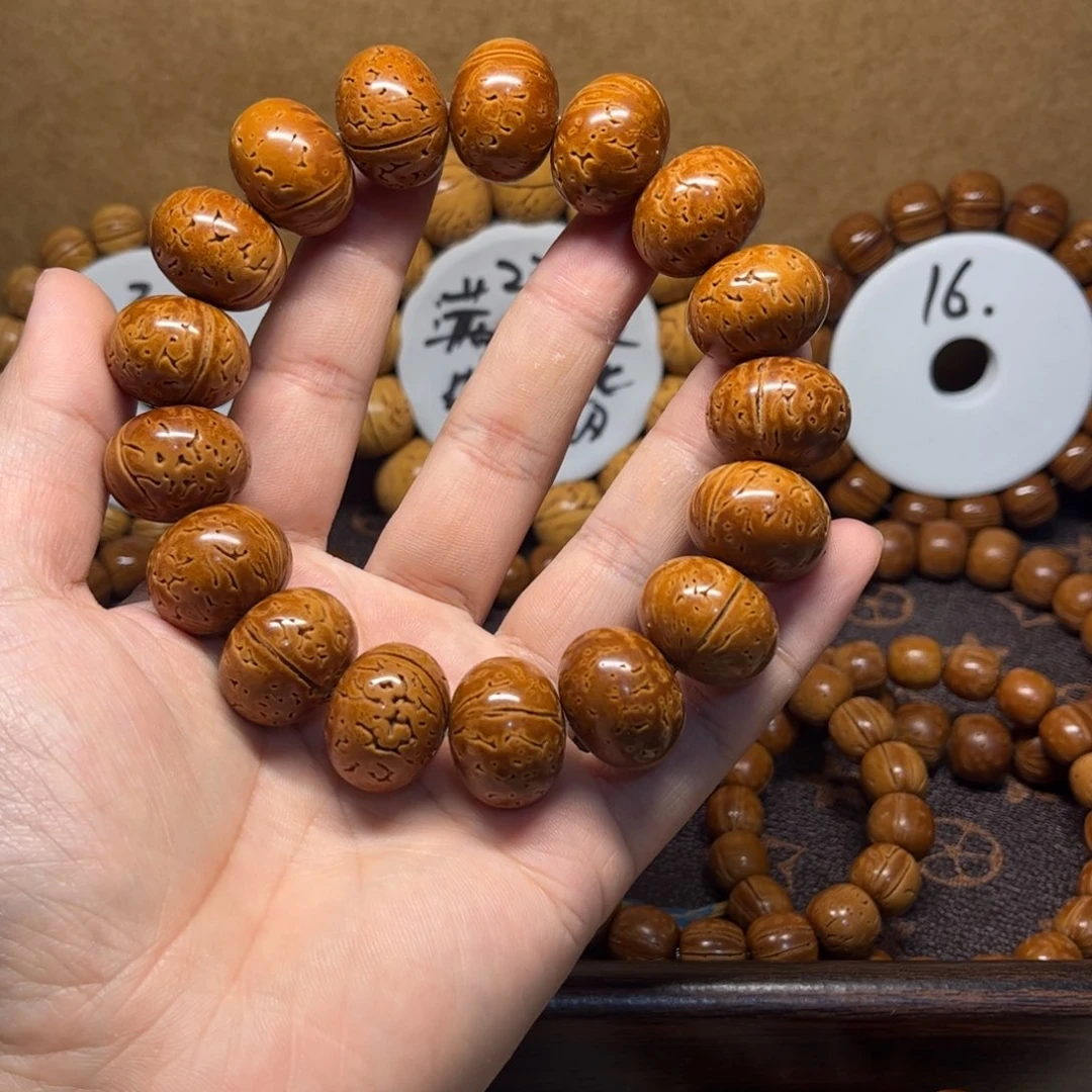 脑纹桃核，算盘，尺寸20.7