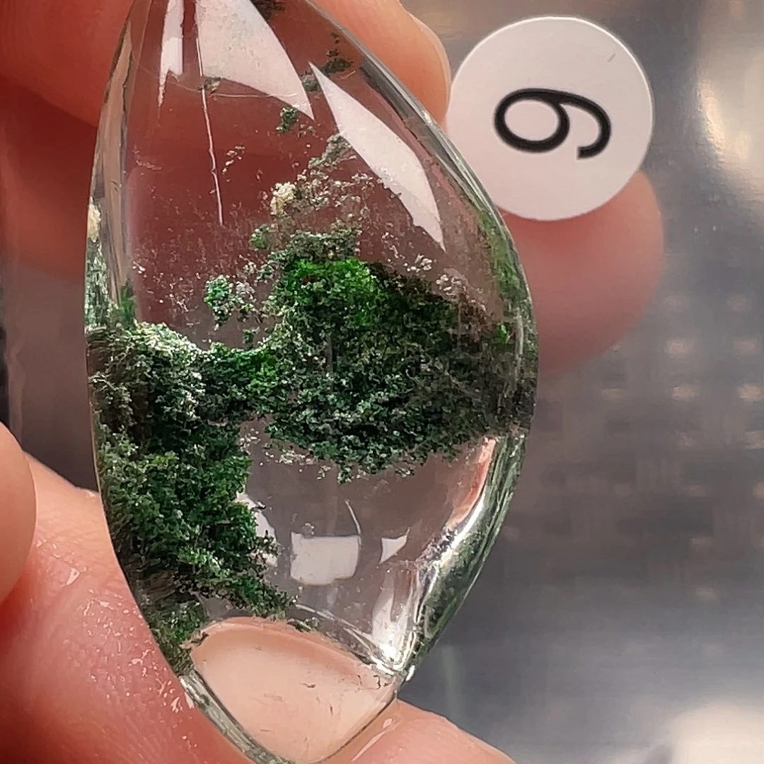 翡***家颈饰水晶未镶嵌天然