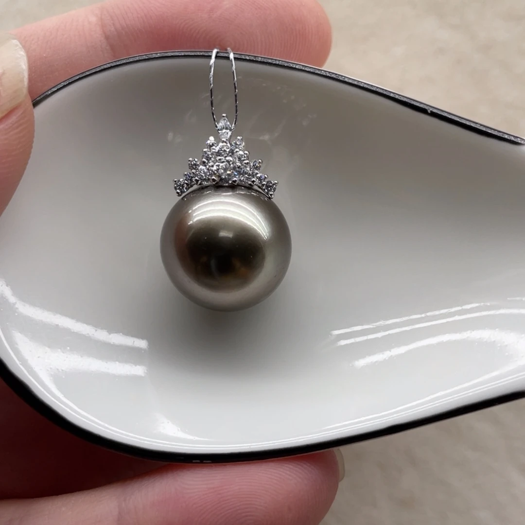 18K金镶嵌海水珍珠吊坠(不含链)14.3mm