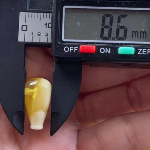 【闪购商品】未镶嵌蜜蜡裸石36杂