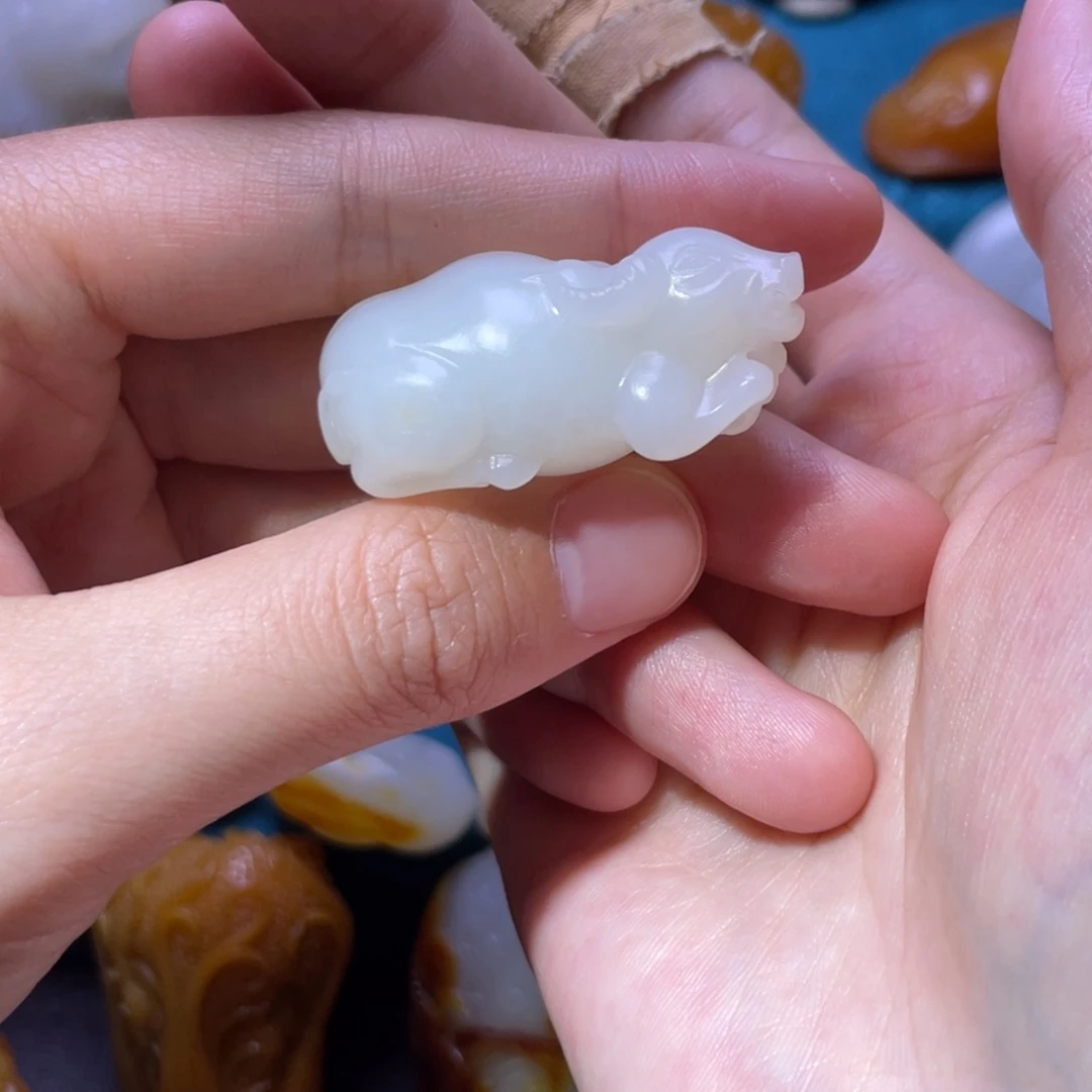 吴***和田玉未镶嵌挂件