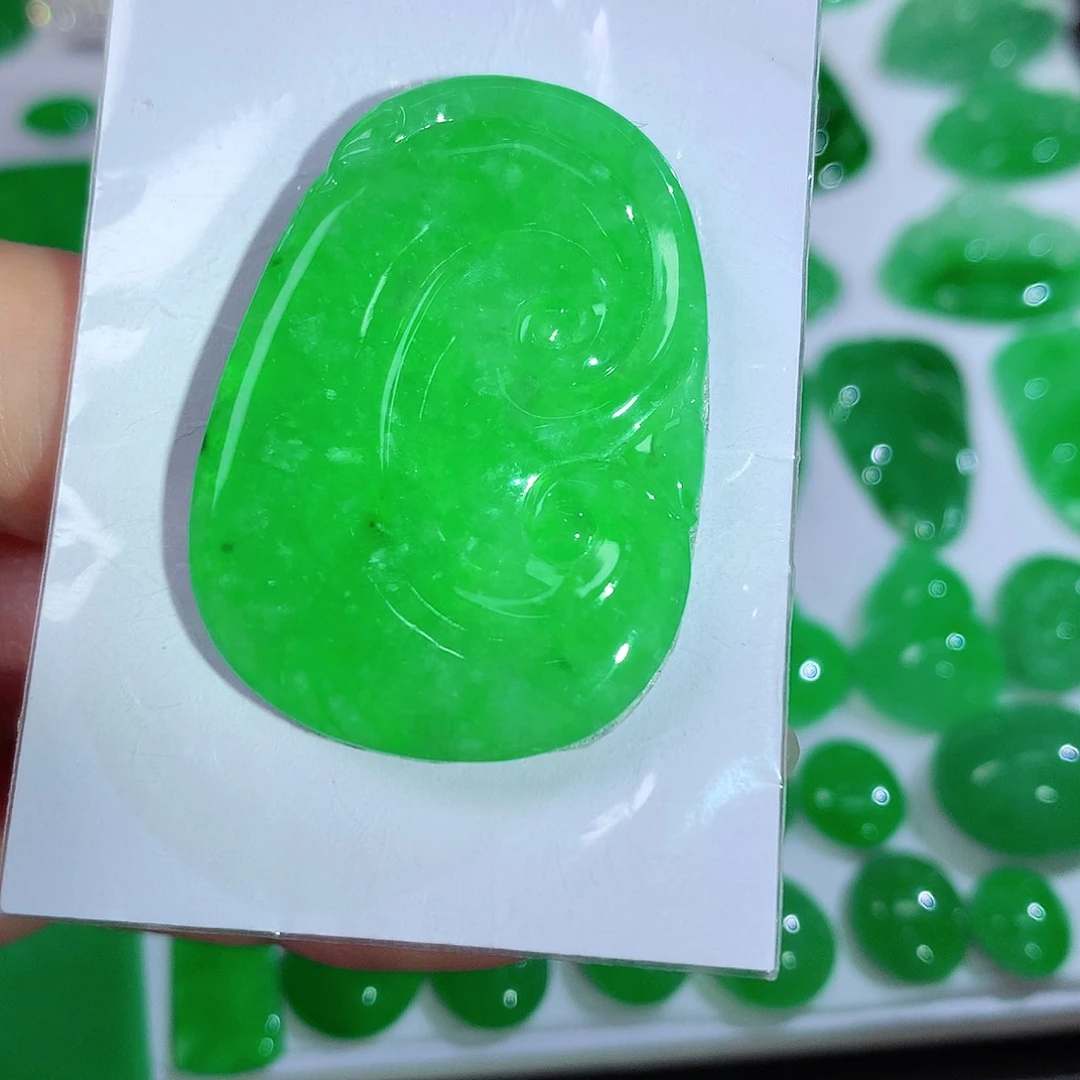 翡翠颈饰未镶嵌天然翡翠