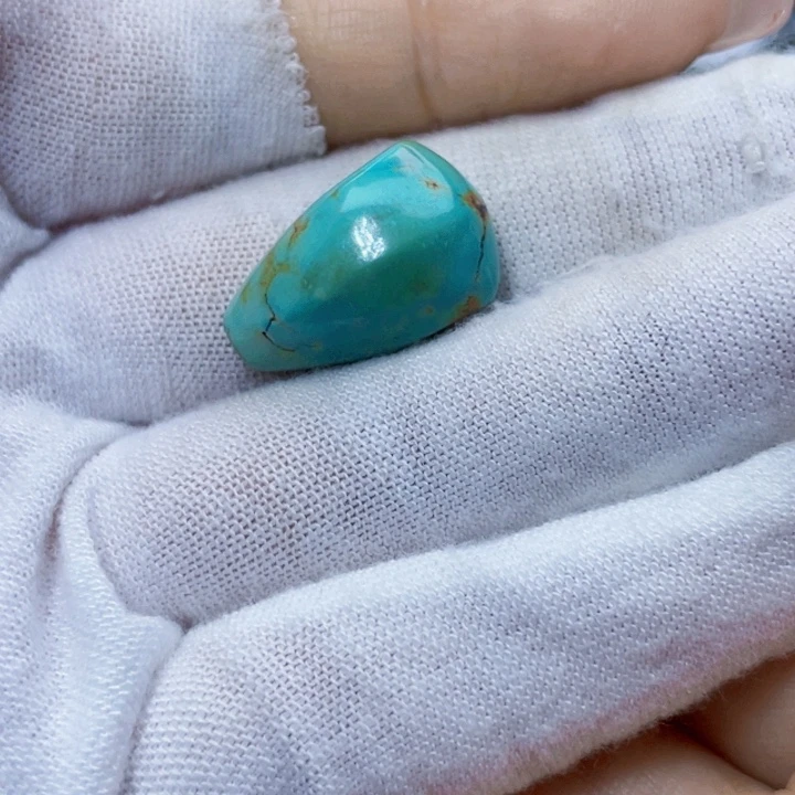 绿松石未镶嵌饰品