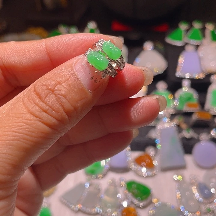 翡翠银S925镶嵌耳饰羊***子精品