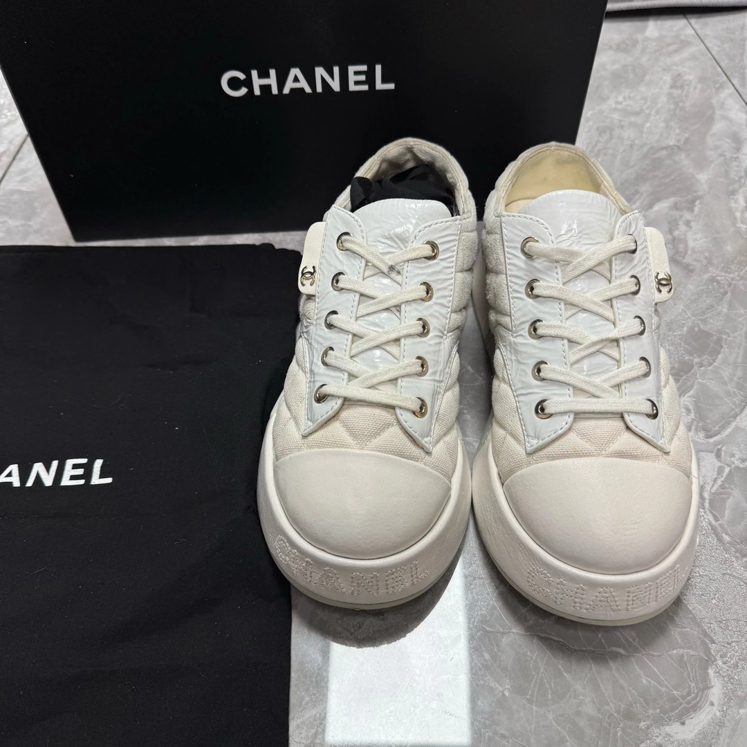 99新 Chanel/香奈儿 葡萄籽奢潮/白色百搭饼干鞋/37码