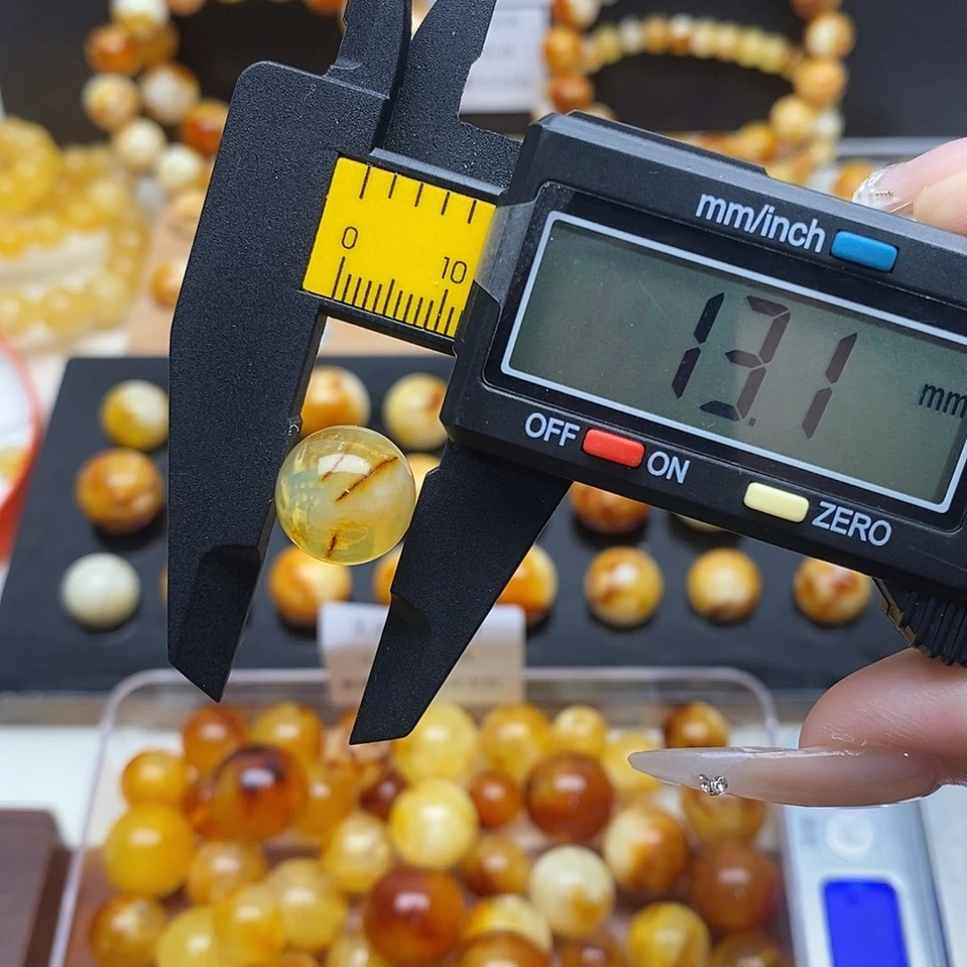 未镶嵌琥珀裸石蜜蜡555