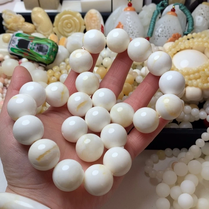 大果紫檀（缅甸花梨）养**肥2.0俏色11颗带配珠2条13