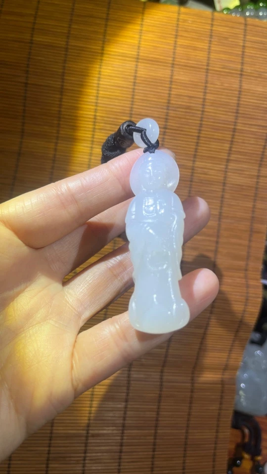和田玉立体羊脂白观音吊坠