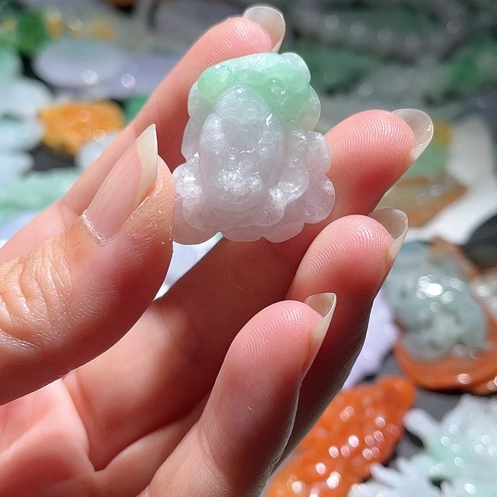 颈饰未镶嵌翡翠天