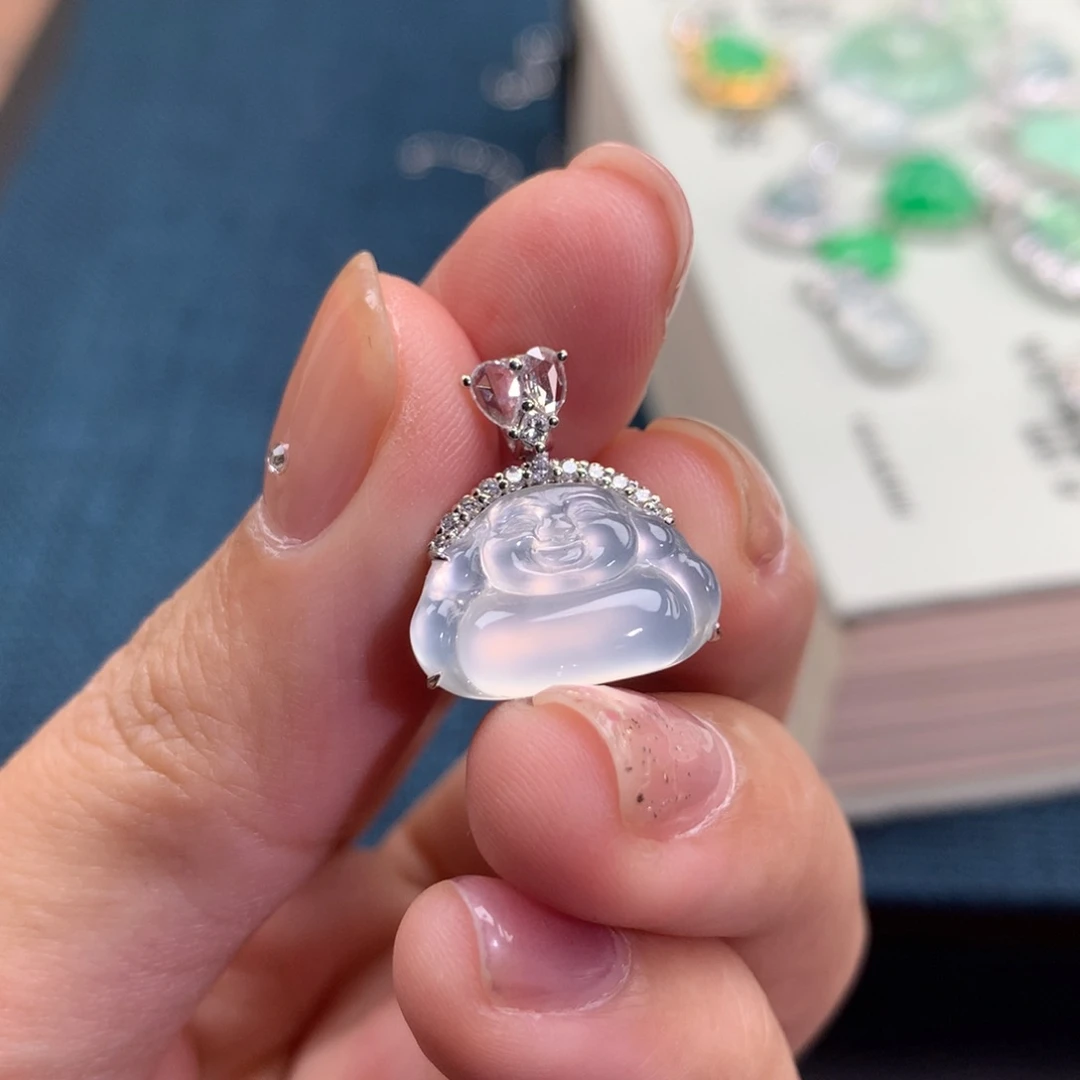 颈饰18K金镶嵌翡翠佛公