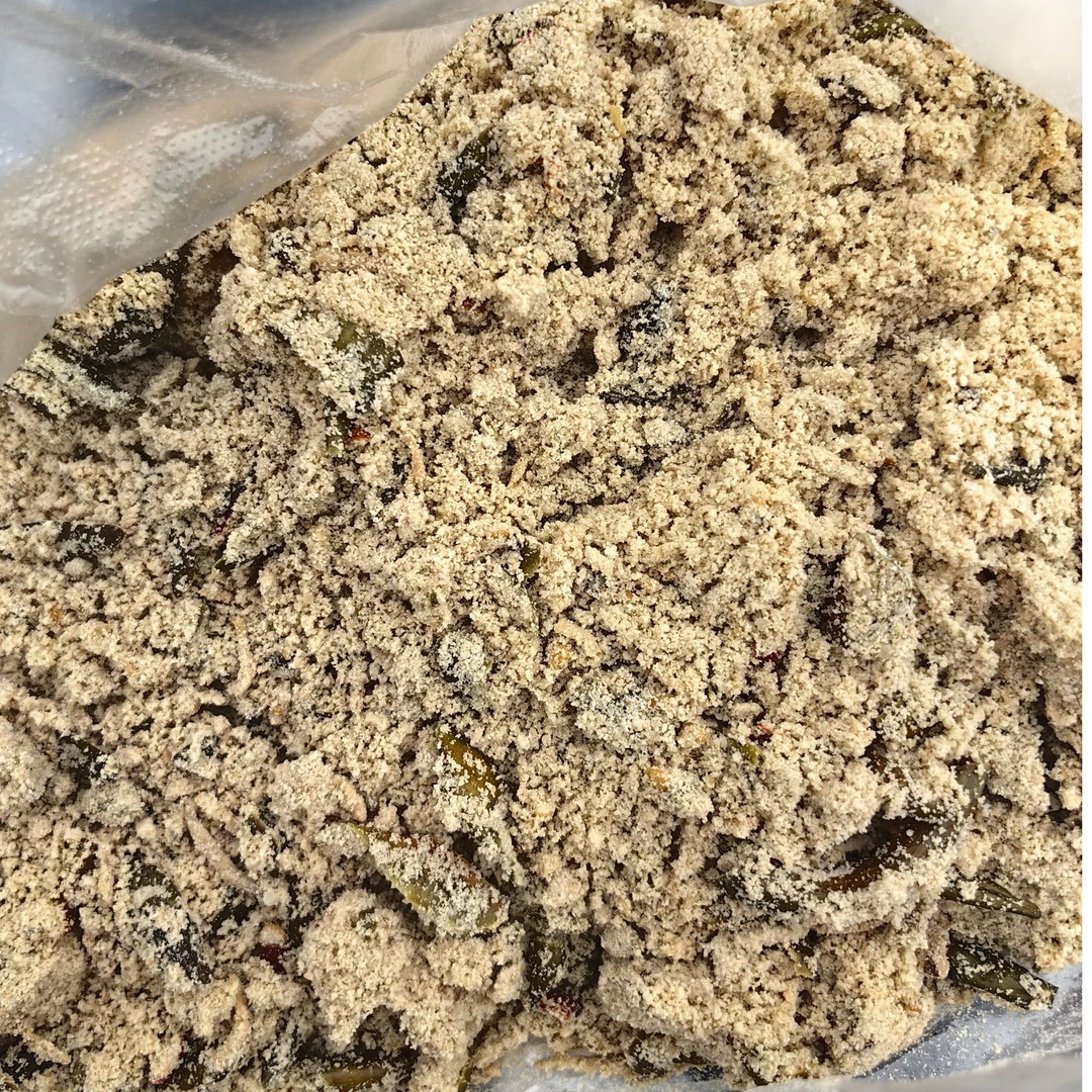 渣海椒直播间现场 称重 现场挑选