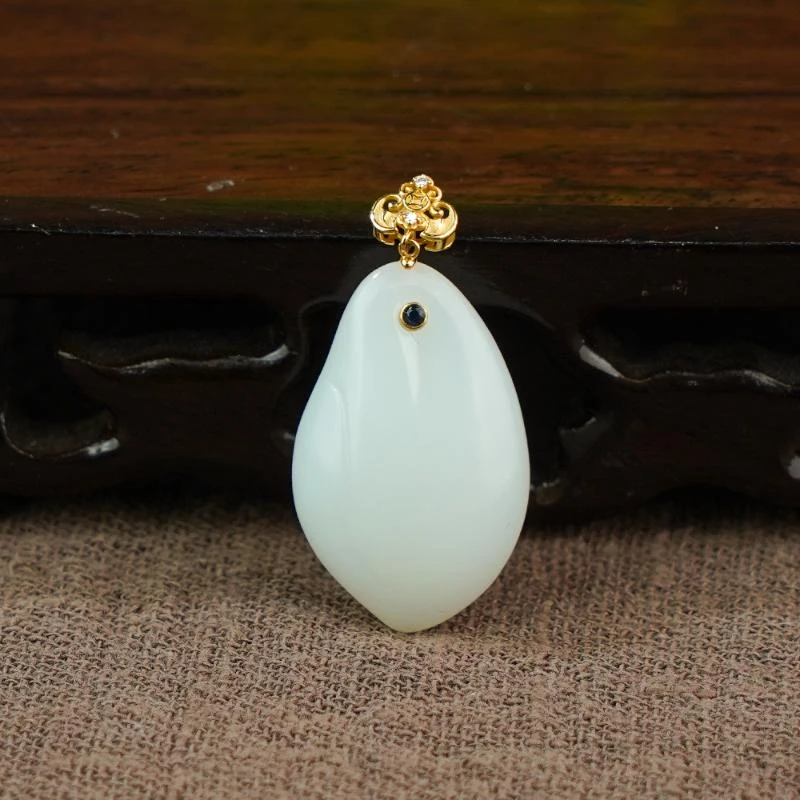 【年底狂欢】18k和田玉米达料吊坠（发一件）