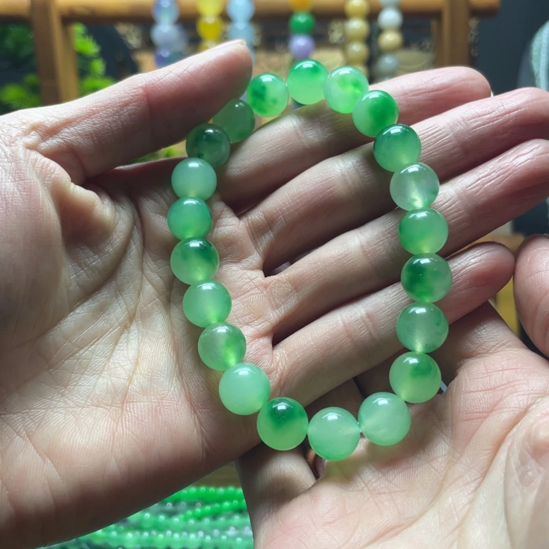 石英质玉未镶嵌颈饰