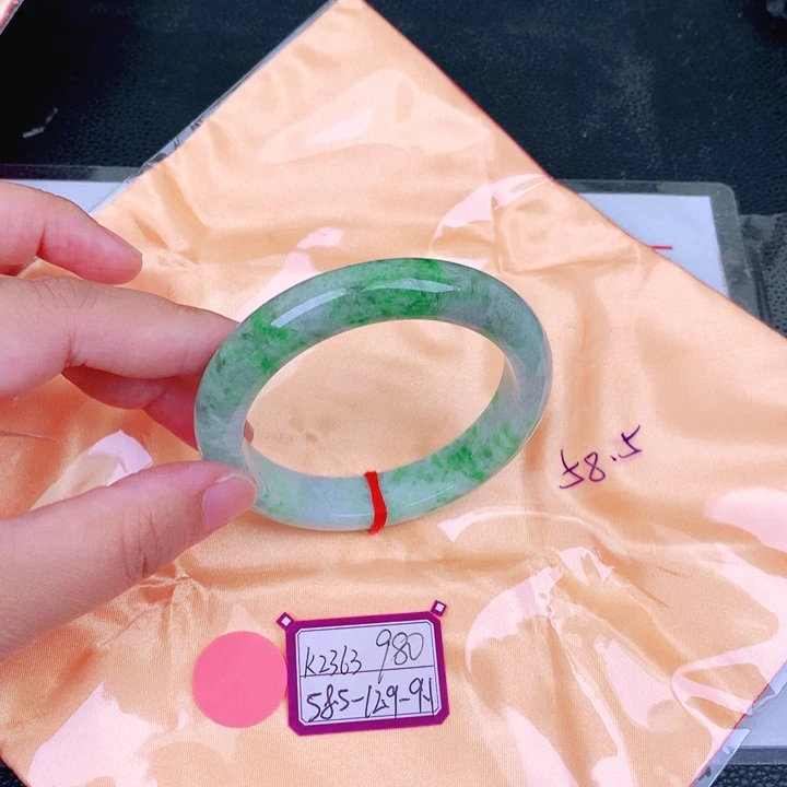 翡翠手镯未镶嵌缅甸翡翠