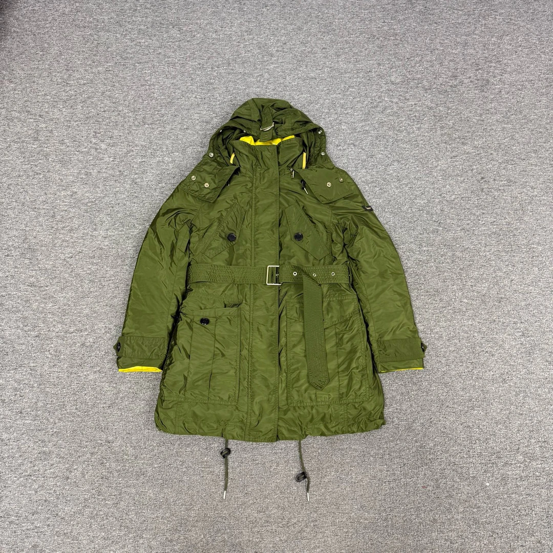 99新 AMIPARIS 博柏利 军绿色 二合一 风衣 羽绒服 99新 UK8