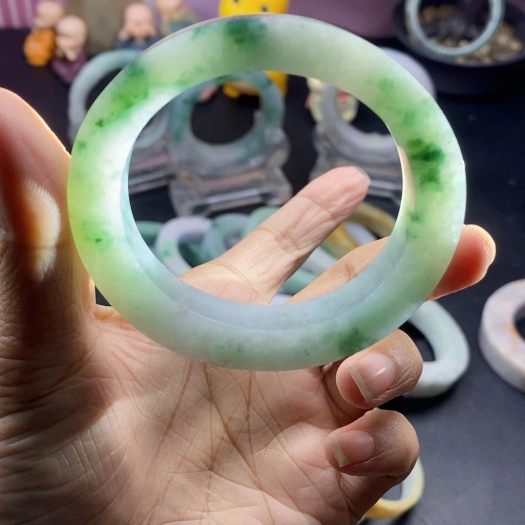 定制翡翠未镶嵌手镯定制