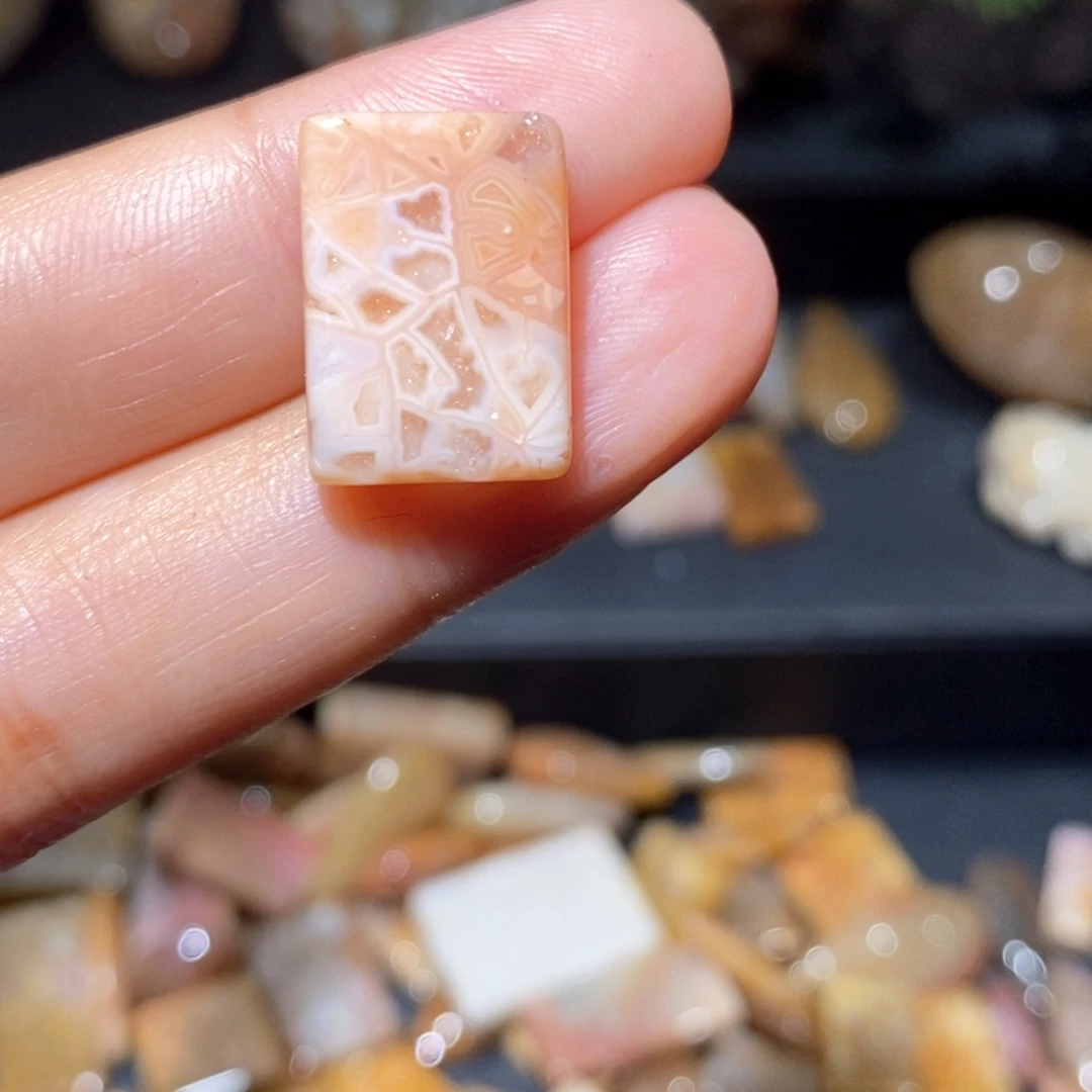 【闪购商品】硅化玉颈饰未镶嵌柚*灯