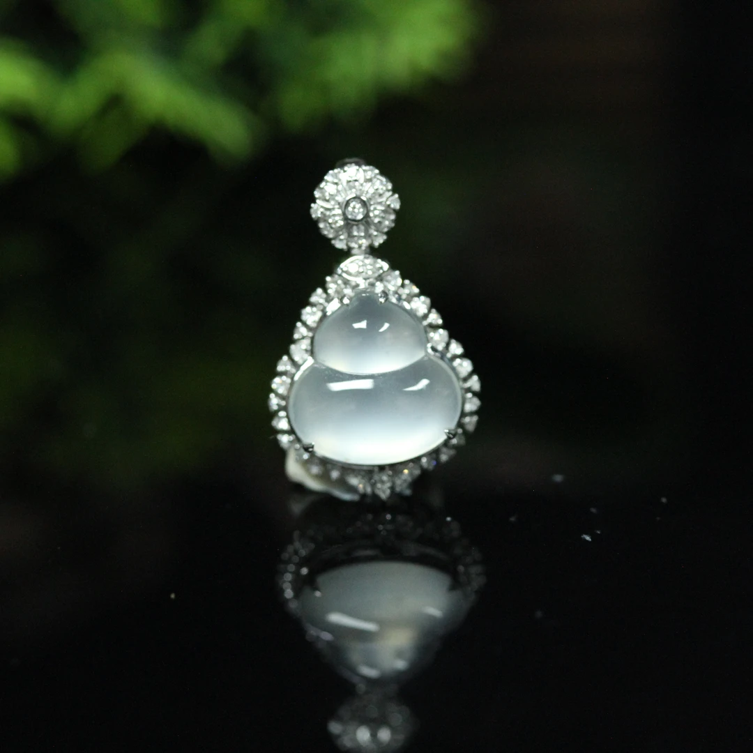 天然缅甸翡翠A货18K金镶冰胶福缘深厚葫芦吊坠/01027146/拍卖