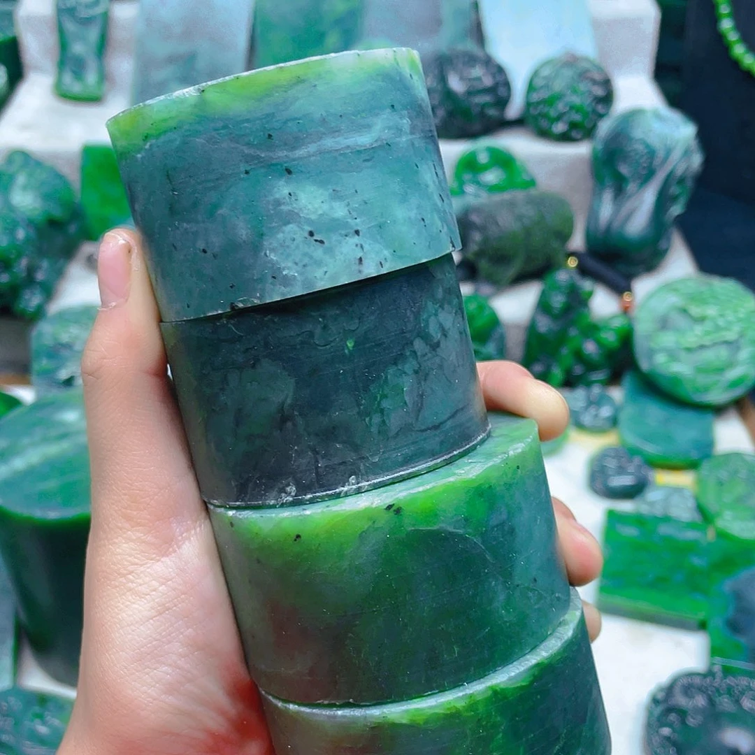 和田玉（碧玉）未镶嵌珠宝奇石