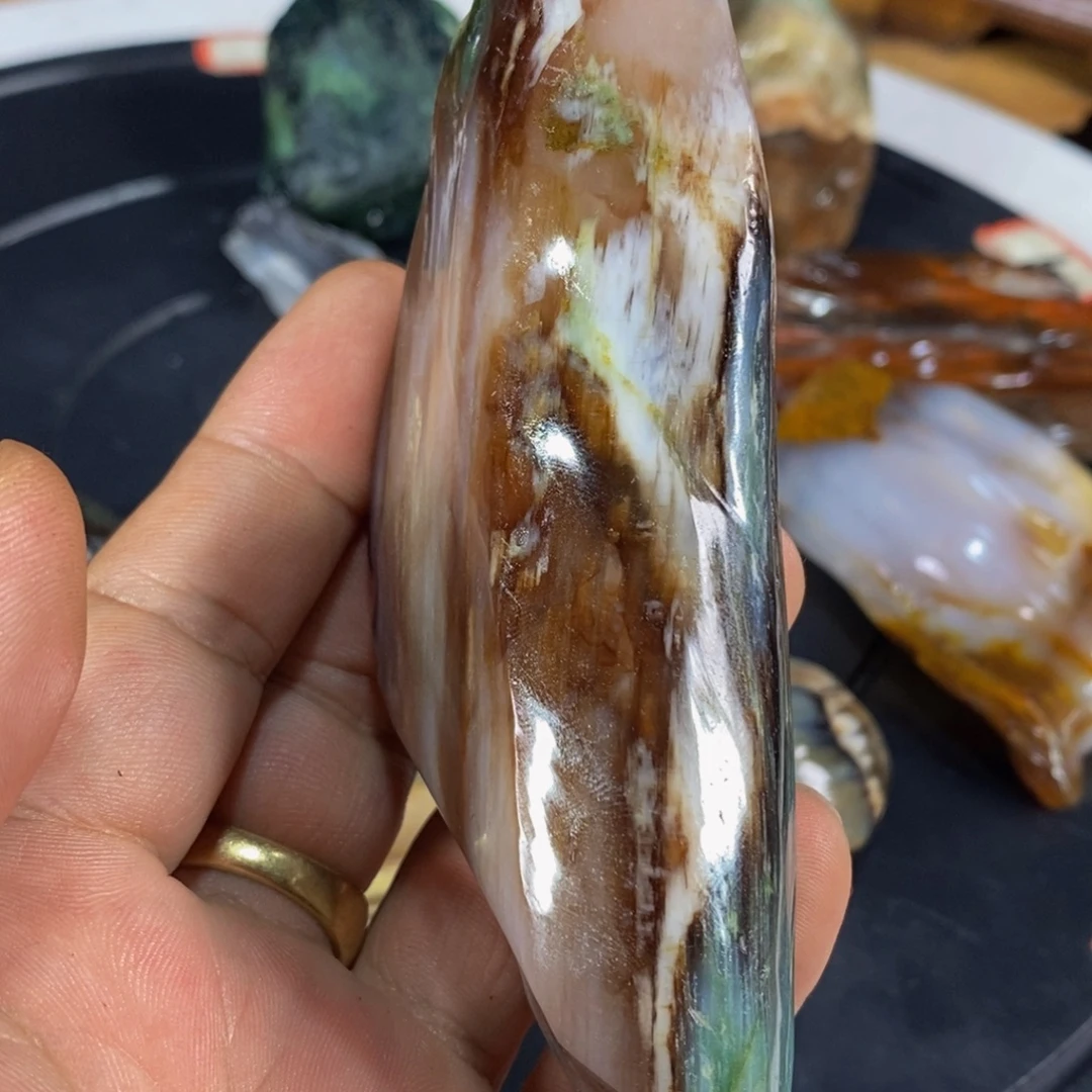 硅化玉未镶嵌珠宝奇石