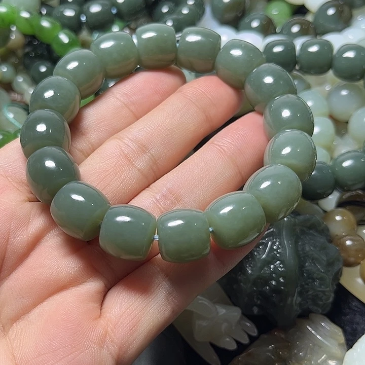 ****强未镶嵌手串和田玉14