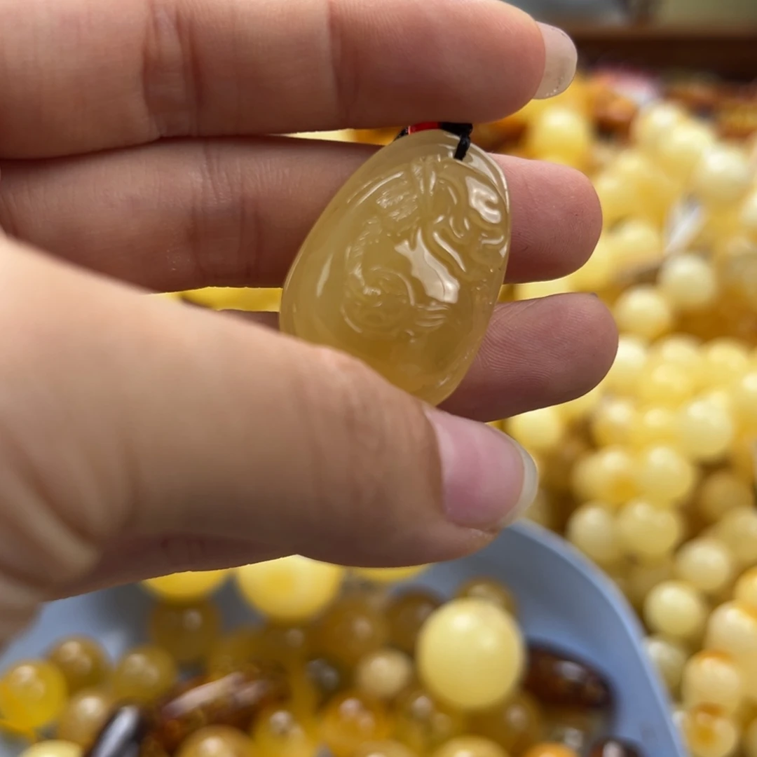 未镶嵌琥珀珠宝奇石