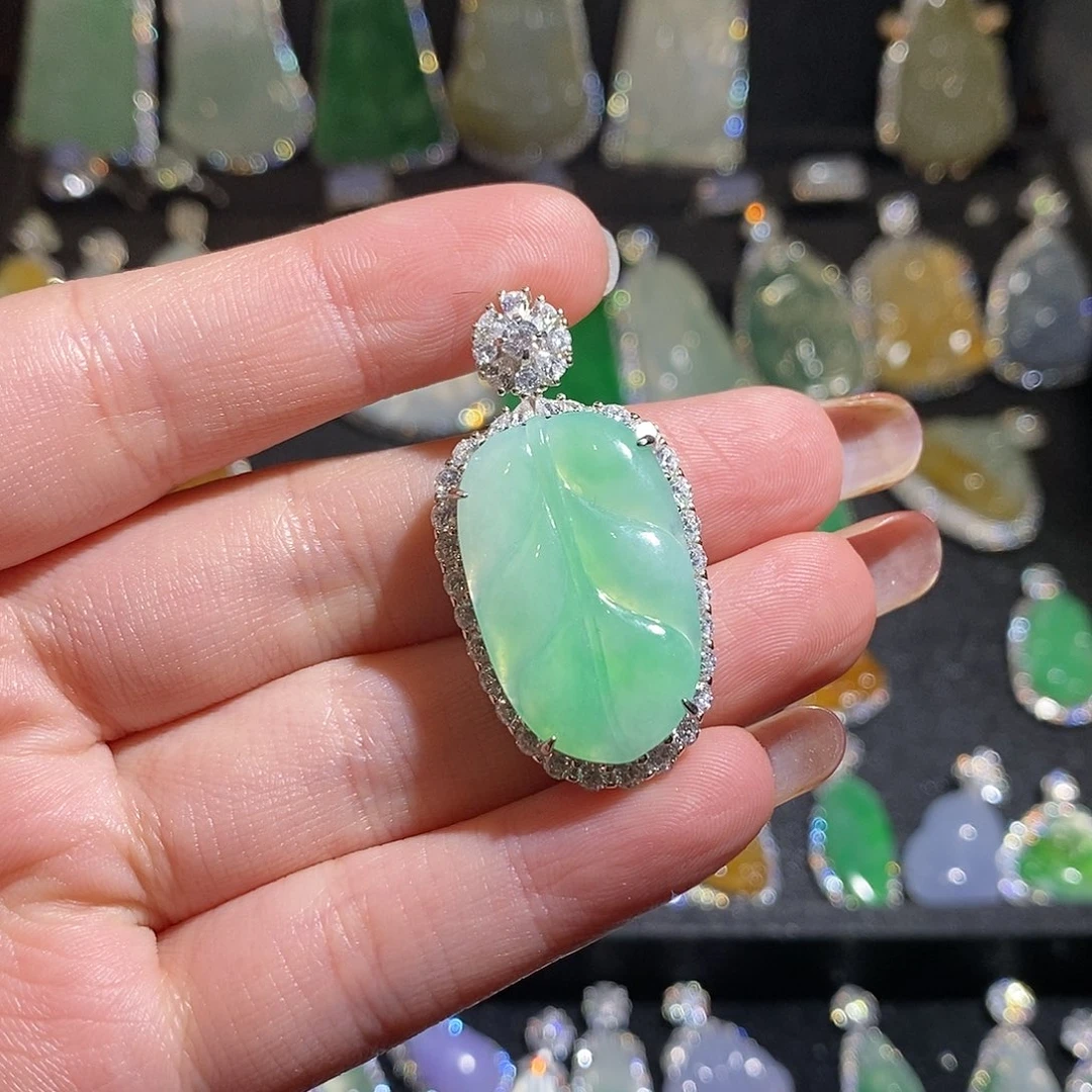 颈饰银S925镶嵌翡翠天**城天然翡翠