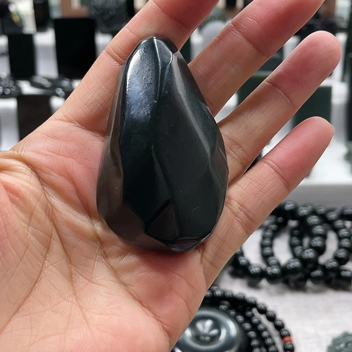 【闪购商品】颈饰未镶嵌和田玉（青玉）