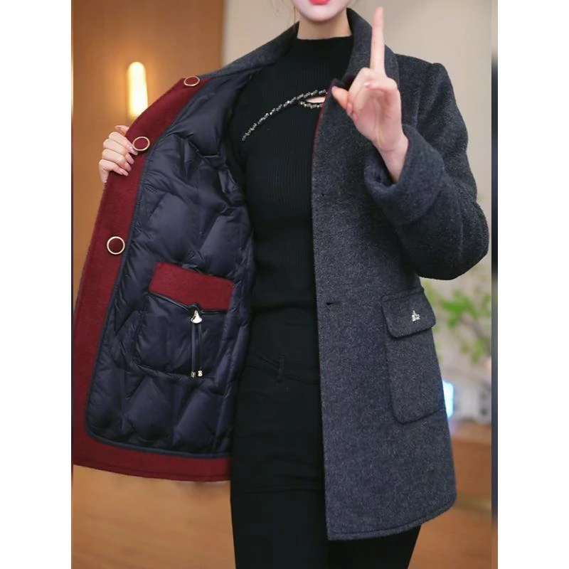 芊玺妈妈装羽绒服女冬季2025新款加厚保暖白鸭绒两面穿休闲外套潮