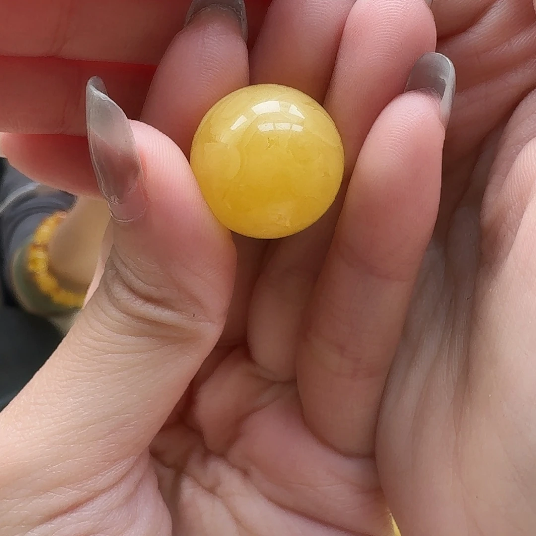 未镶嵌琥珀裸石圆珠