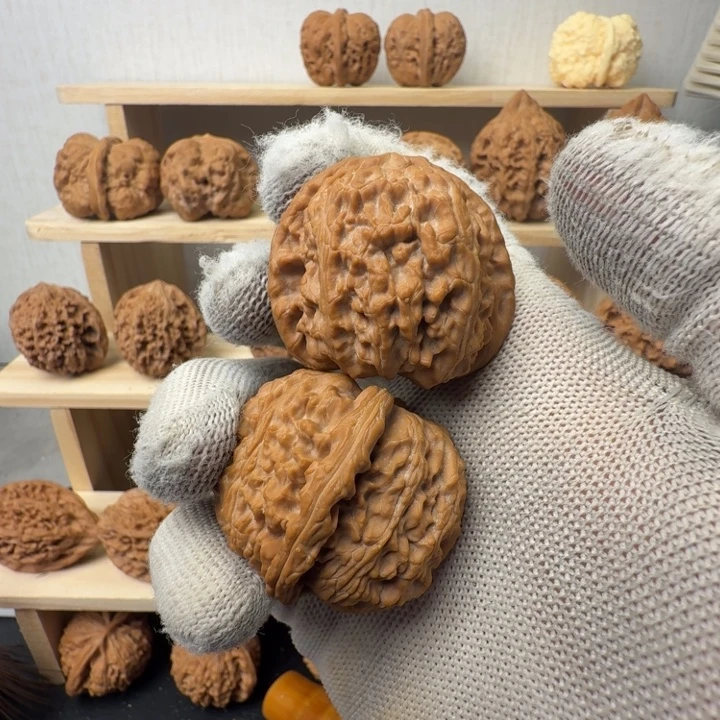 文玩核桃吊坠全品白狮子