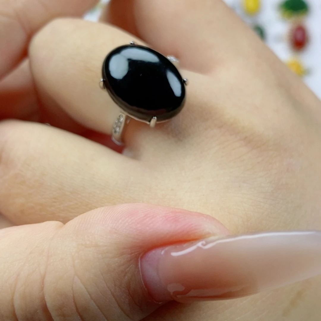 未镶嵌戒指和田玉