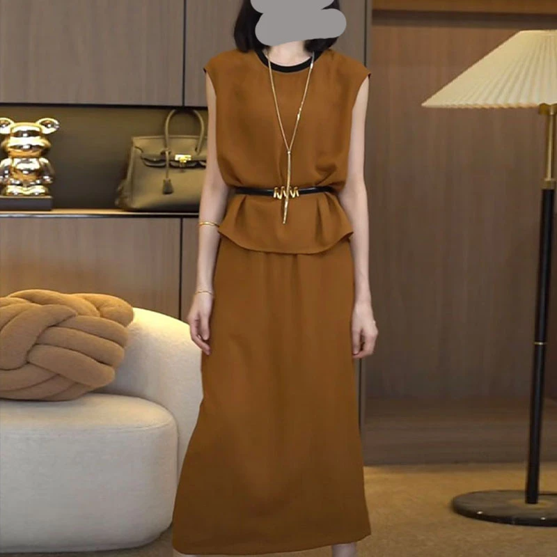 简约设计感气质套装2025夏季洋气纽扣设计上衣休闲显瘦长裙两件套