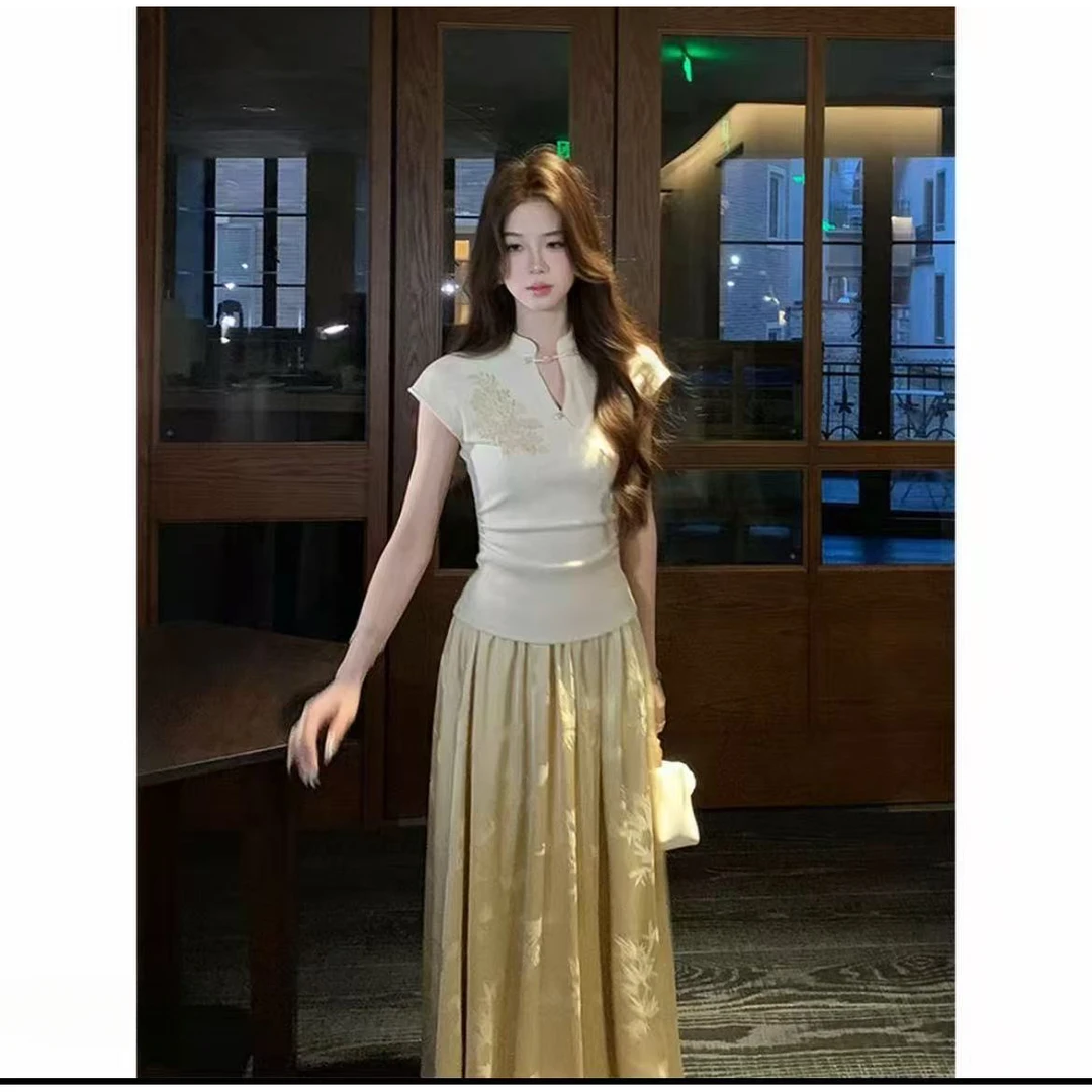 木子李的李星离雨散新中式小飞袖条纹针织上衣搭配垂感半身裙6305