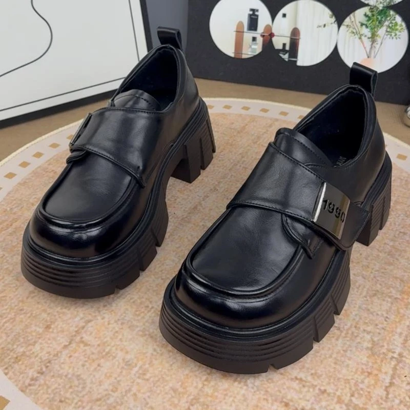 厚底乐福鞋女2025年春秋新款黑色增高小皮鞋英伦风魔术贴粗跟单鞋