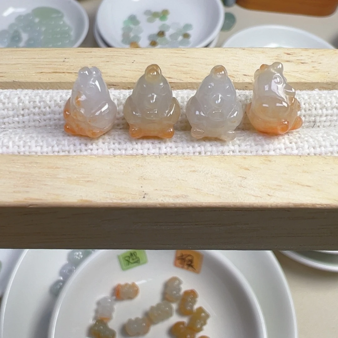 翡翠散珠小鸡一只