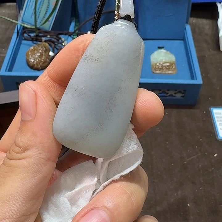 未镶嵌和田玉（糖玉）车挂
