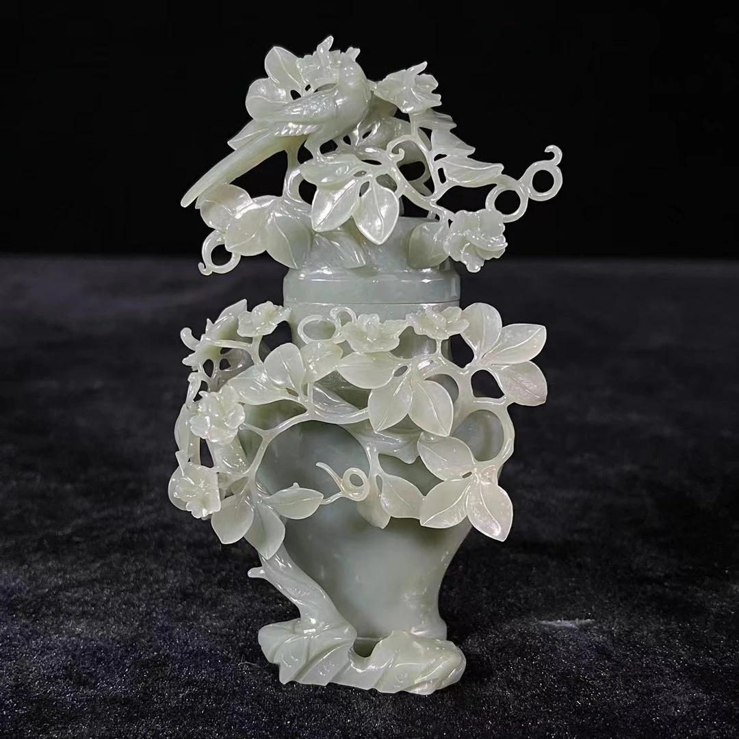 Lot13:  玉雕 喜上眉梢摆件H：16cm/321.5g