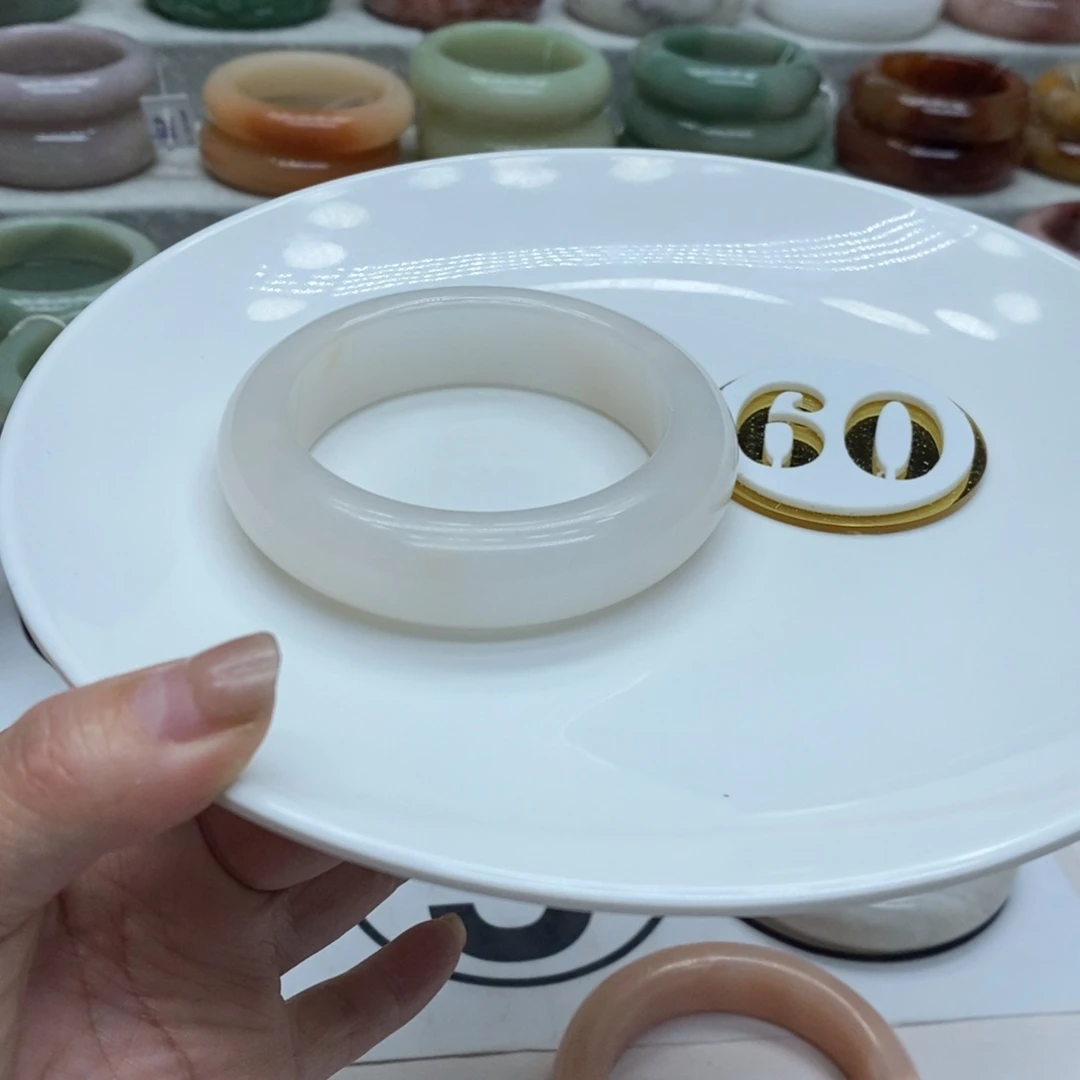 石英质玉未镶嵌手镯