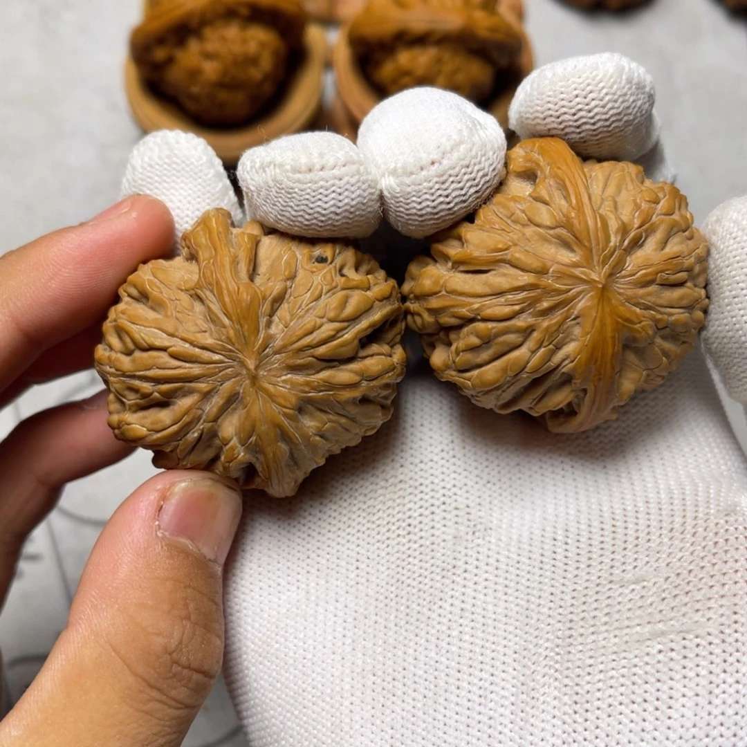 韩***李文玩核桃吊坠核桃