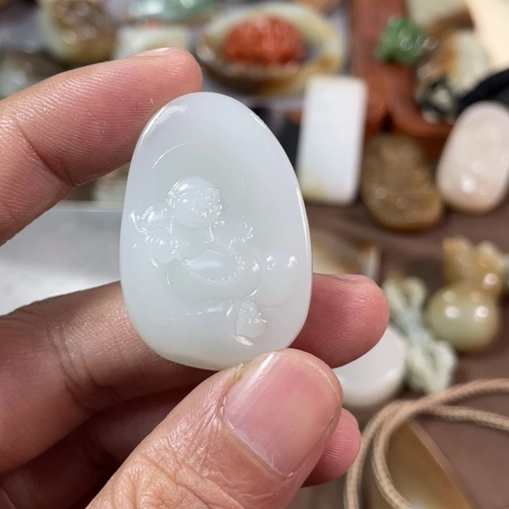 颈饰未镶嵌和田玉