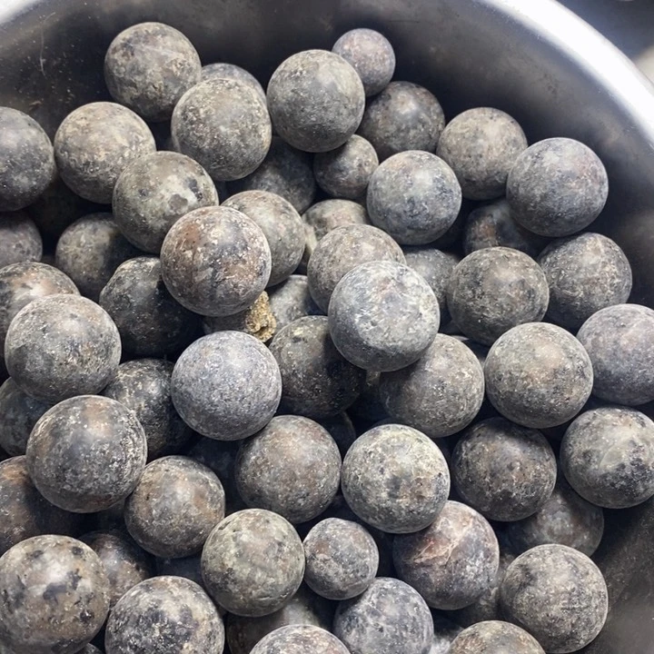 透闪石质玉挂件未镶嵌