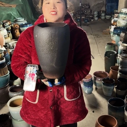 18口32高瑕疵盆子。