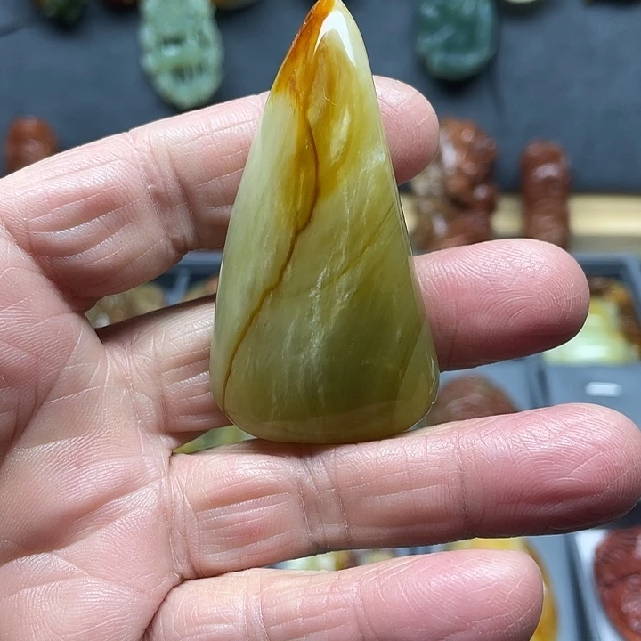 蛇纹石玉未镶嵌挂件