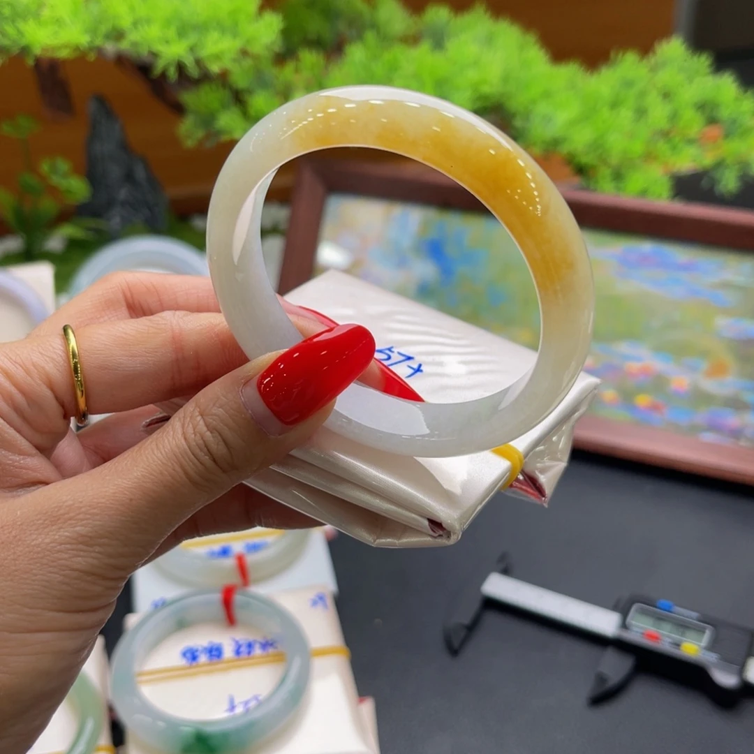 翡翠未镶嵌手镯缅甸